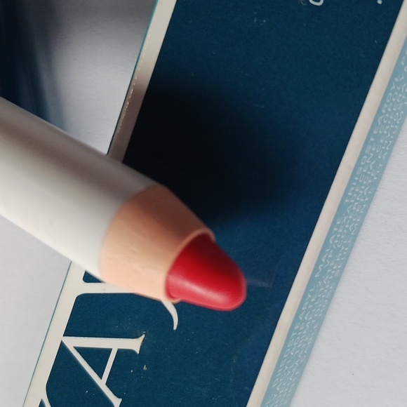 Mary Kay Weekender lip pencil with sharpener Coral Stone - Picture 2 of 3